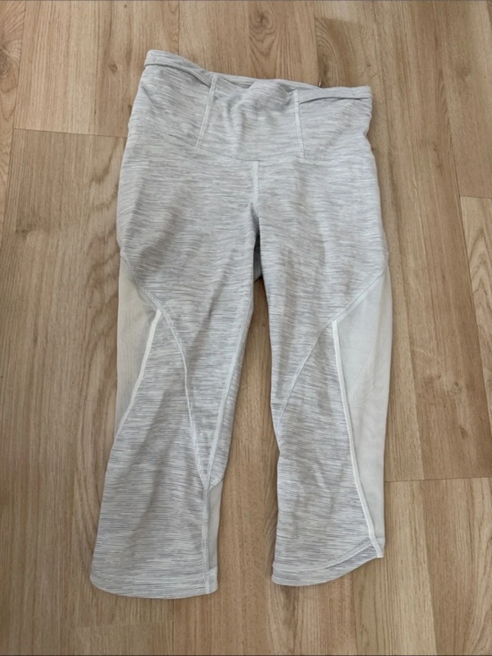 lululemon athletica Girls' Heathered Light Gray Capri Leggings